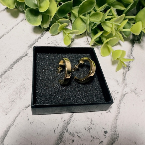 Gold Tone Hoop Earrings Small Huggie Style Minimalist Classic Fashion Jewelry - Picture 2 of 5